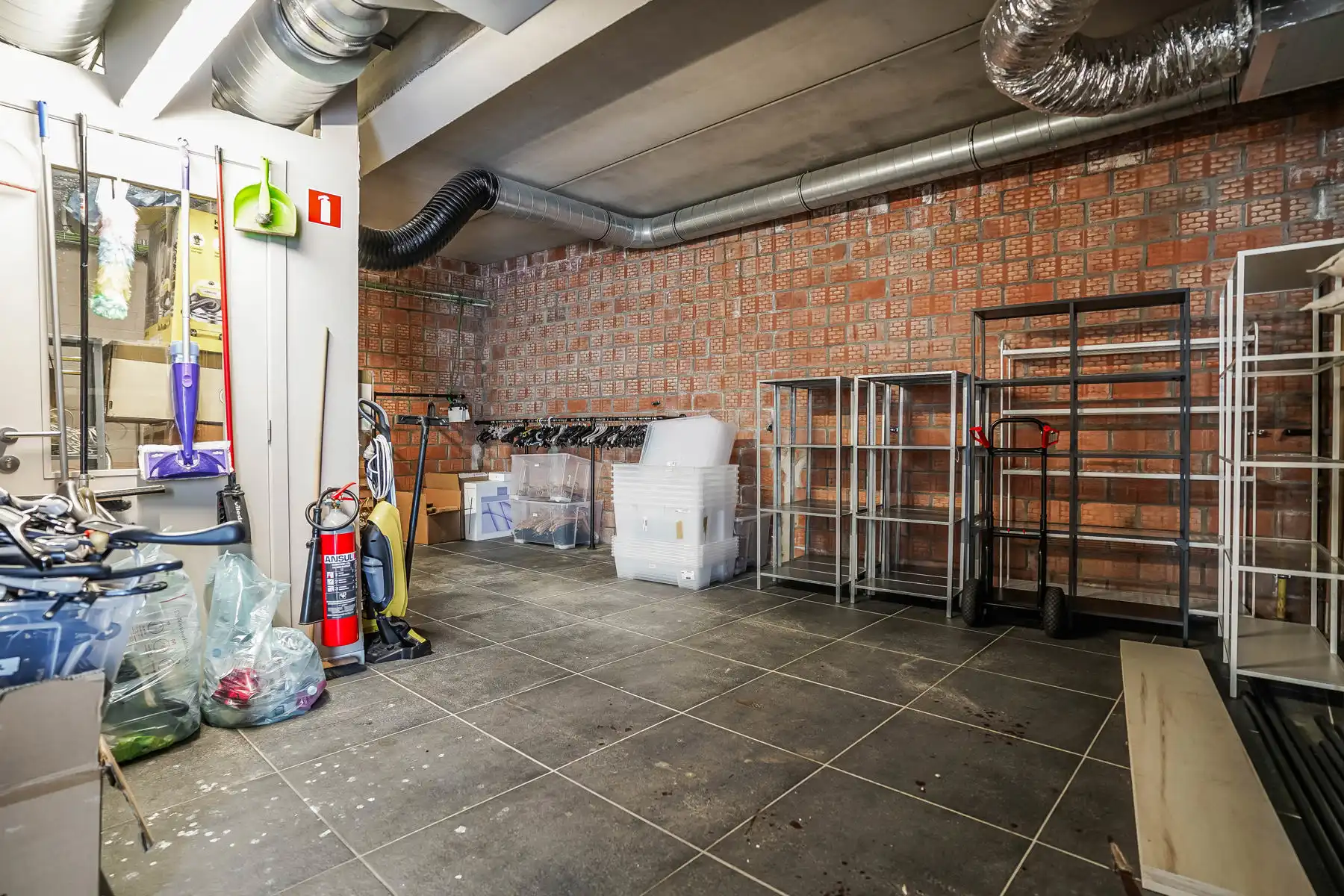 Zeer ruim en veelzijdig commercieel gelijkvloers op topligging in Wolvertem foto 15