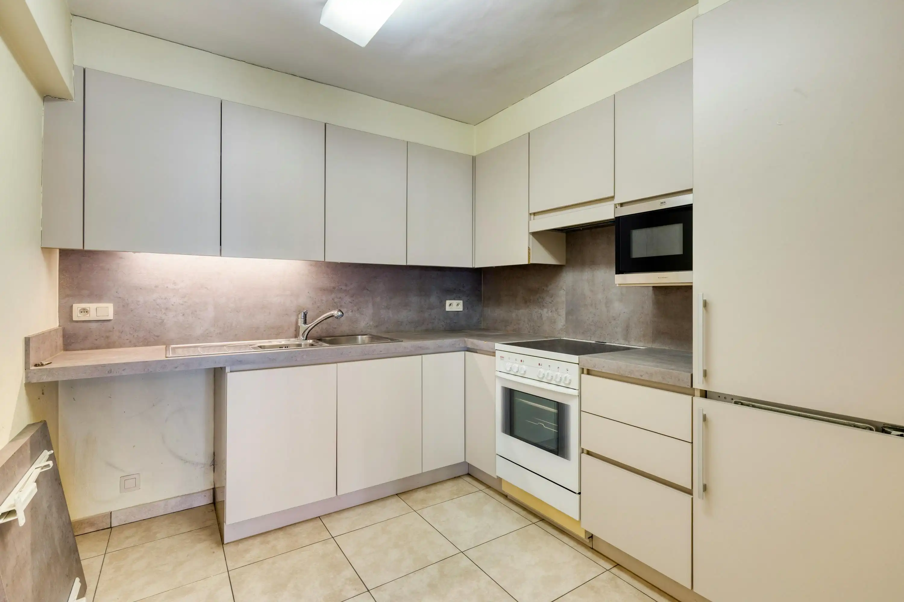 Appartement met 2 slaapkamers in centrum Roeselare te koop foto 8