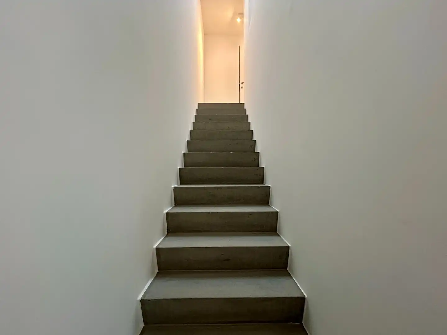 Instapklaar nieuwbouwappartement met 3 kamers & terras te Tielt! foto 9