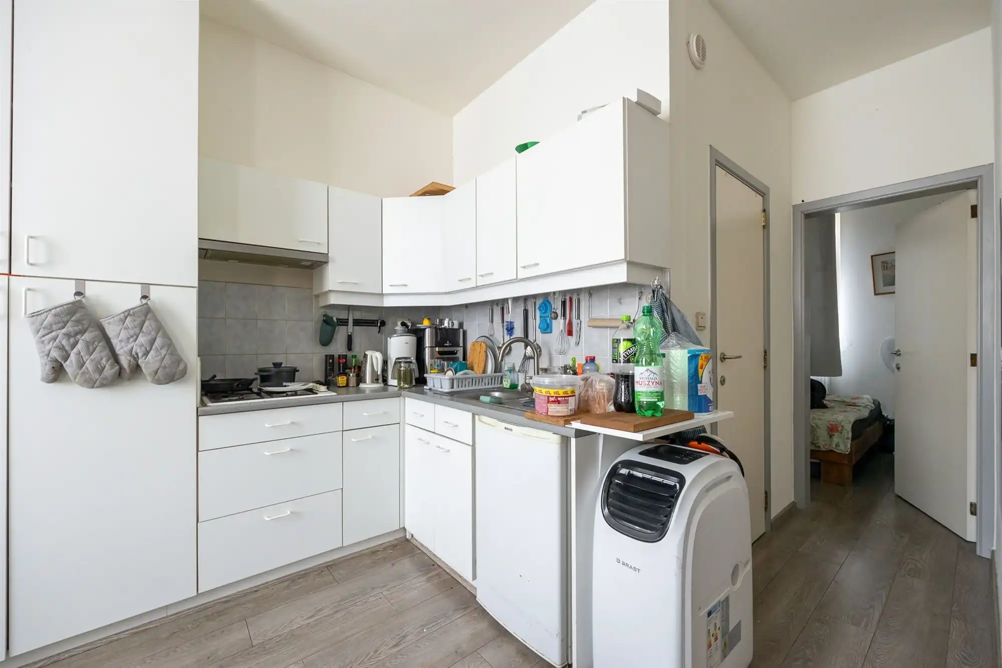 Karaktervolle burgerwoning met potentieel in geliefde buurt foto 17