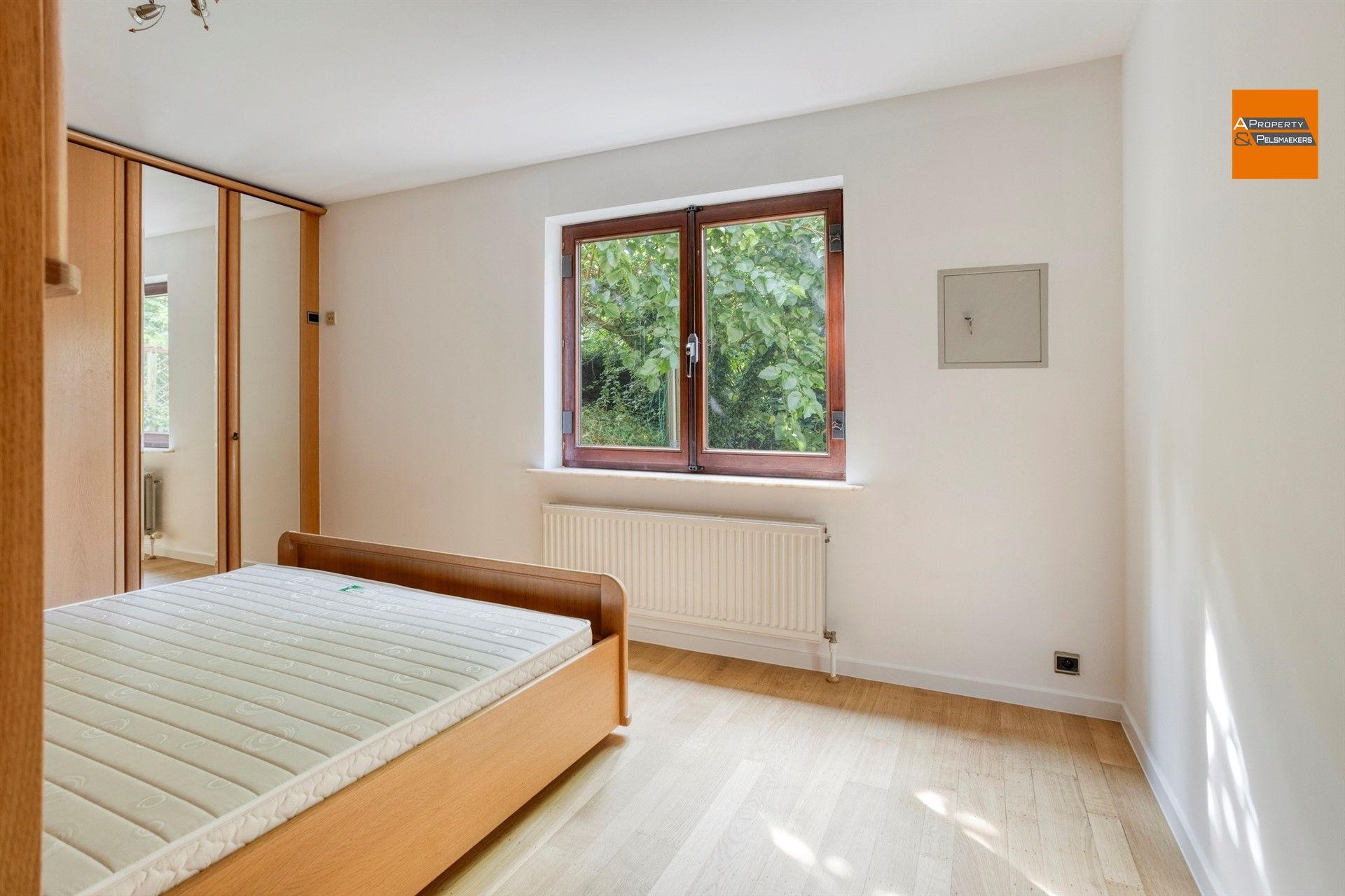 2 slaapkamers appartement met grote tuin foto 10