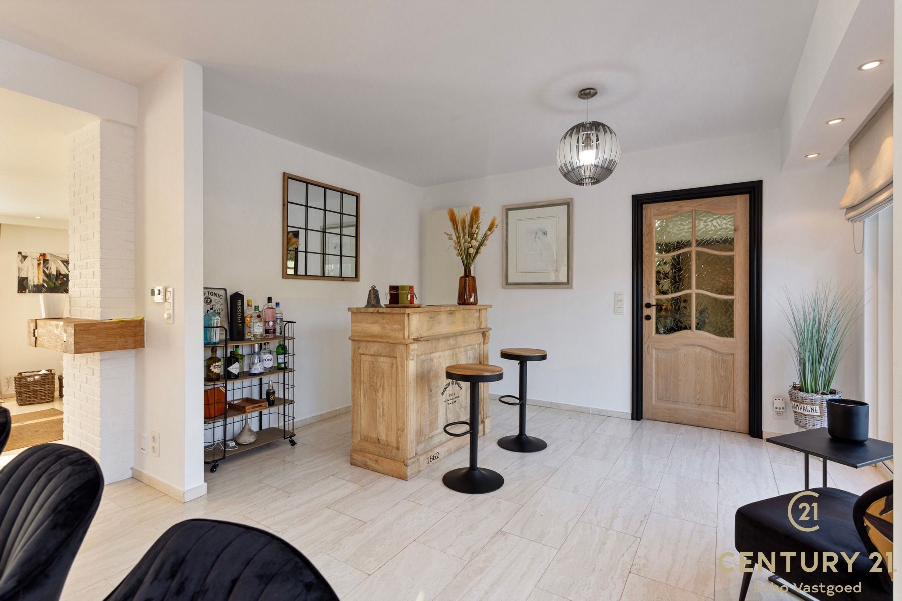 Ruime, gerenoveerde villa met fraaie tuin op ca 2420m² foto 10