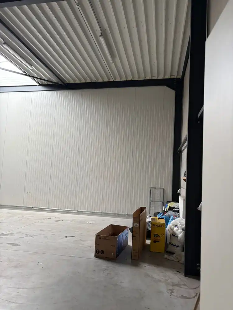 BEDRIJFSUNIT MET KANTOREN foto 12