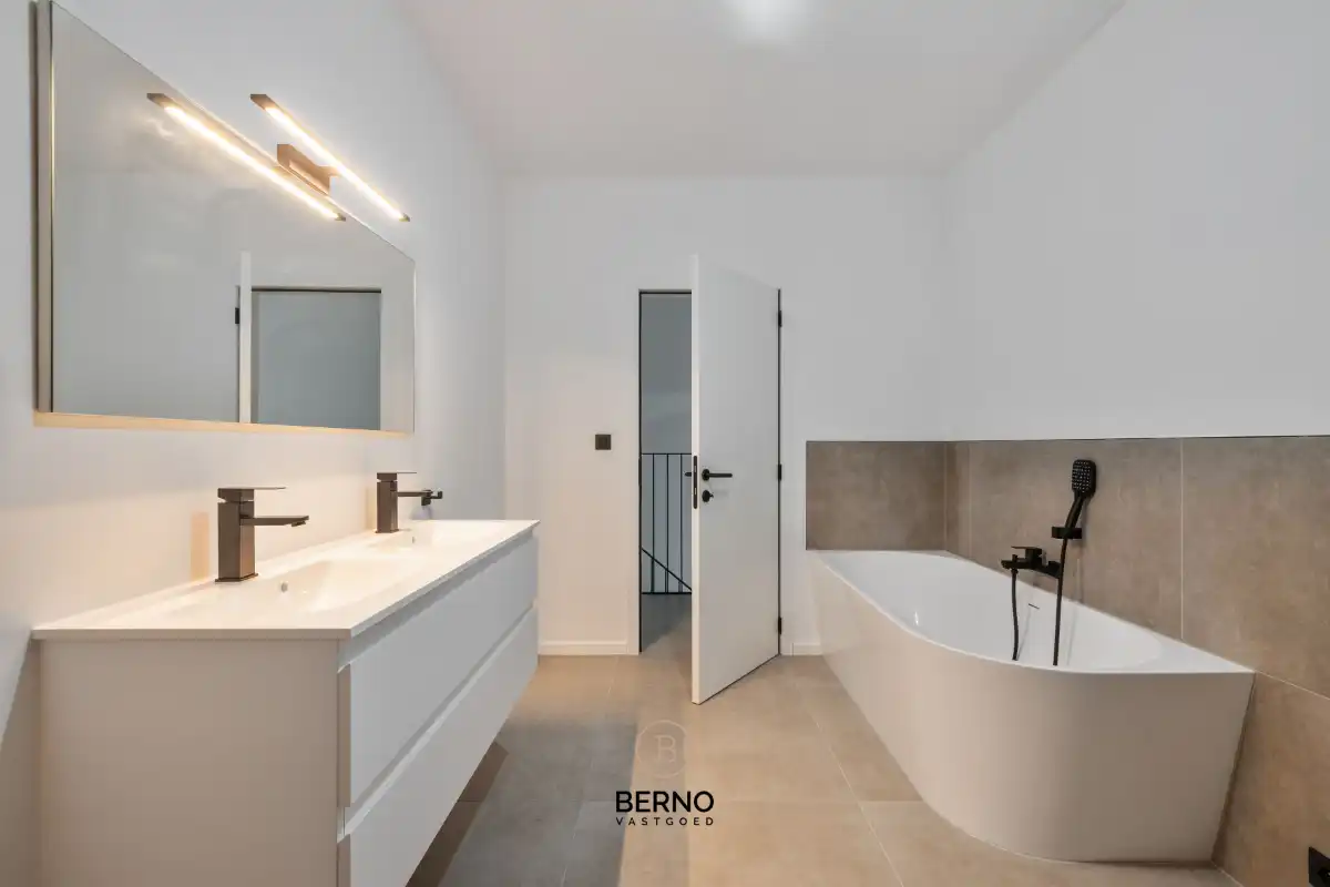 Nieuwbouwwoning met zuidwestgerichte tuin foto 9