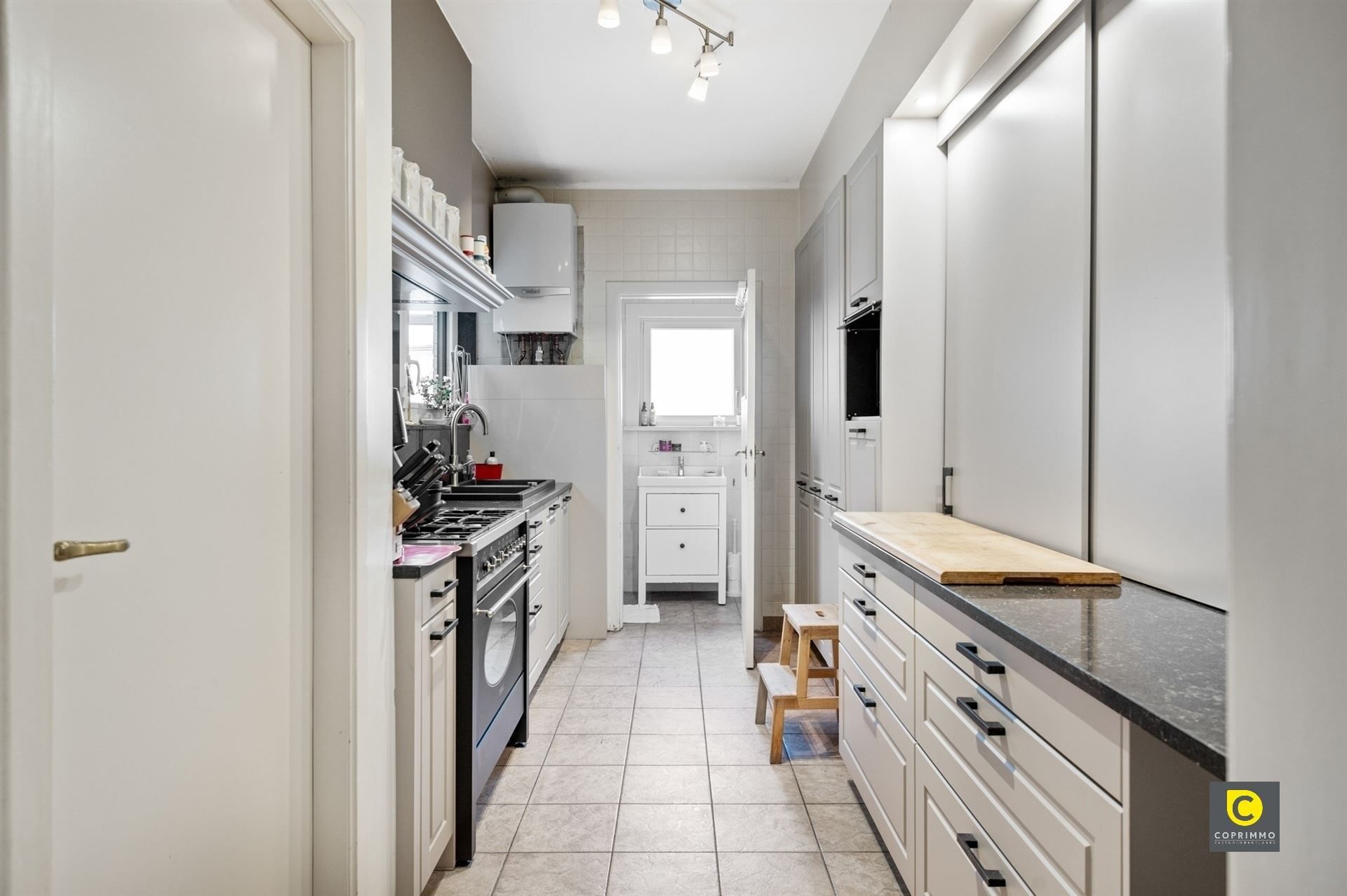 Interessant handelsgelijksvloers met duplex appartement foto 8