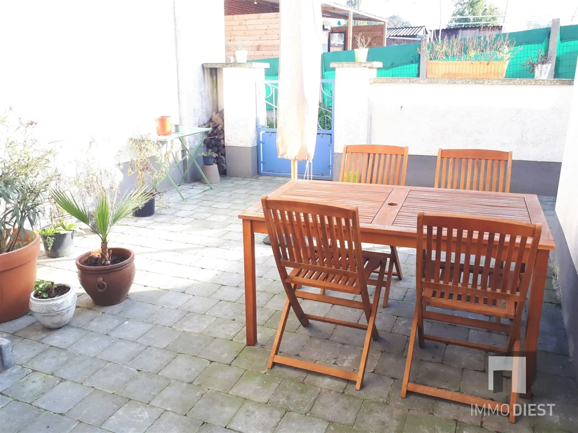 Ruime instapklare woning met koer foto 21