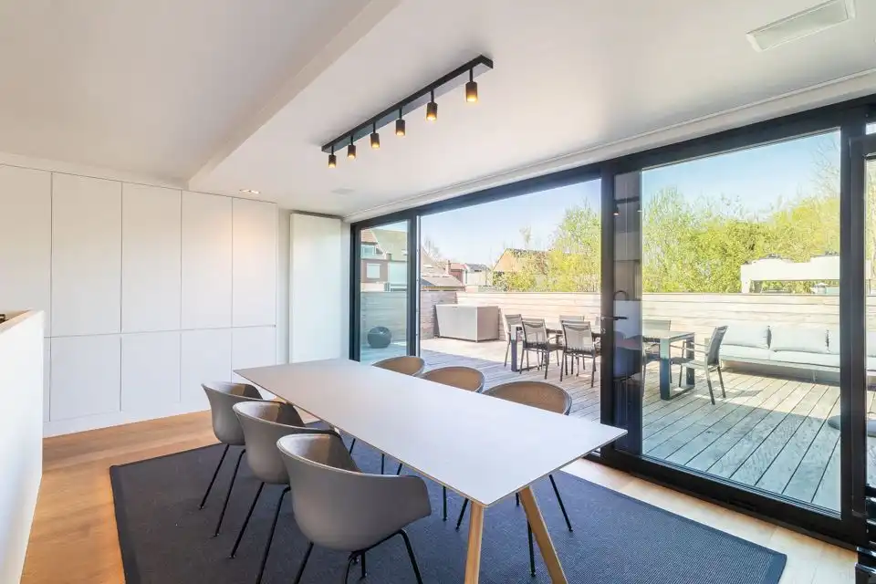 Unieke duplex met hoogwaardige afwerking in het dorpscentrum foto 4