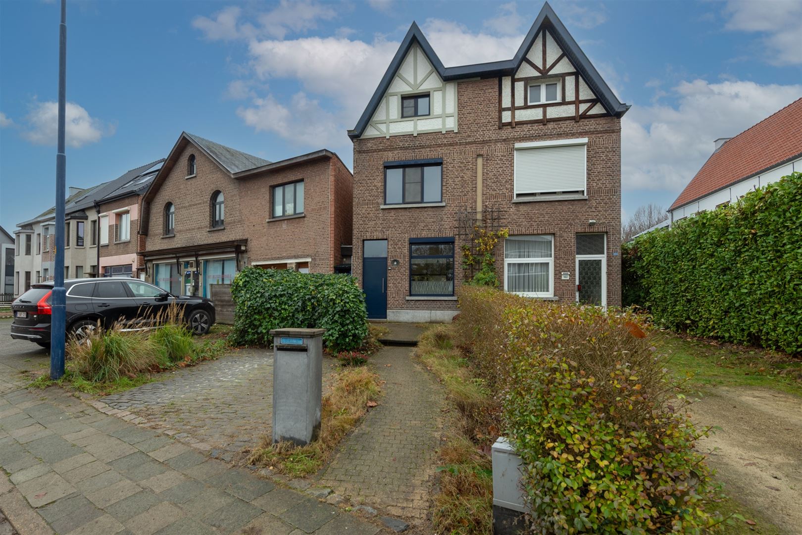 Hoofdfoto van de publicatie: Charmante woning met zonnige tuin in hartje Kontich