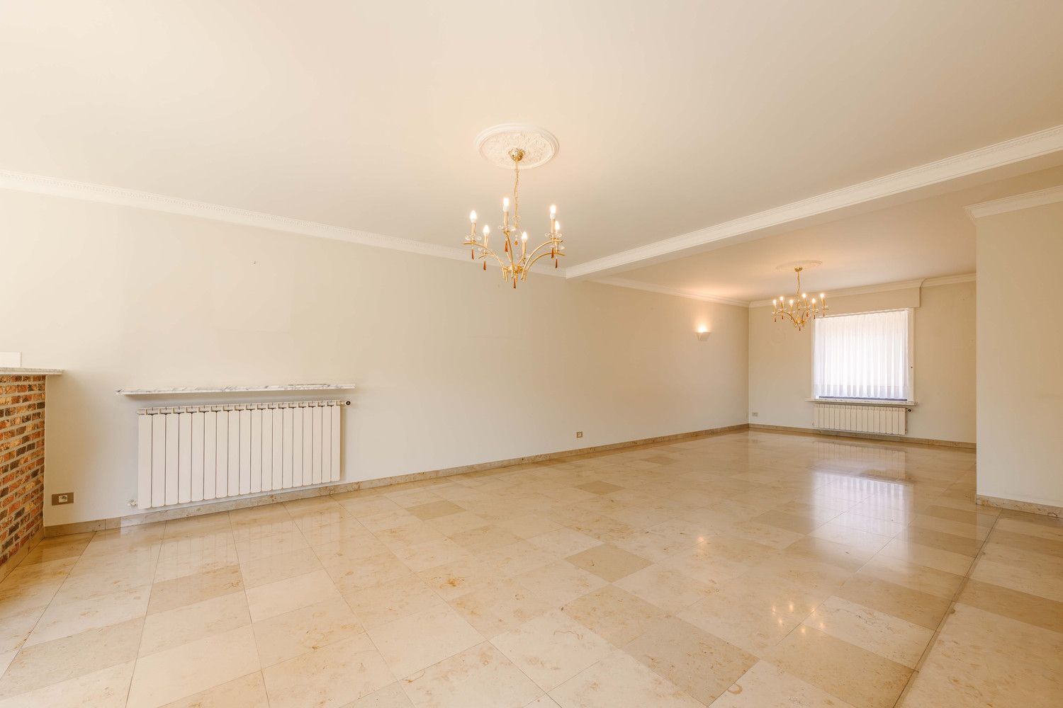 Instapklare woning in het centrum van Meulebeke. foto 6