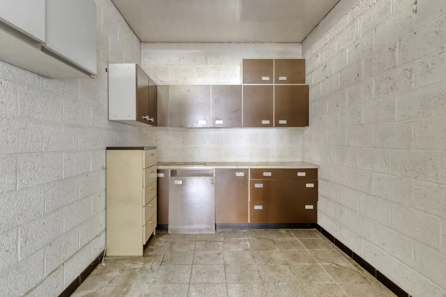 Bungalow van 176 m² met garage en tuin foto 15