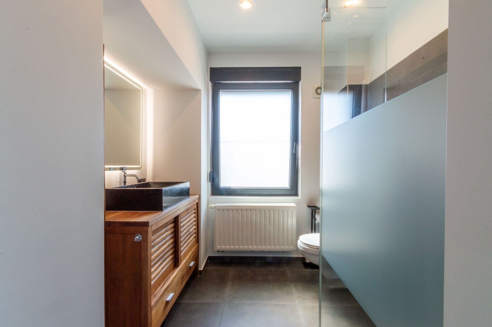 !!! OPTIE !!! Volledig gerenoveerde woning met 3 slp + bureau & 2 bdk! foto 18