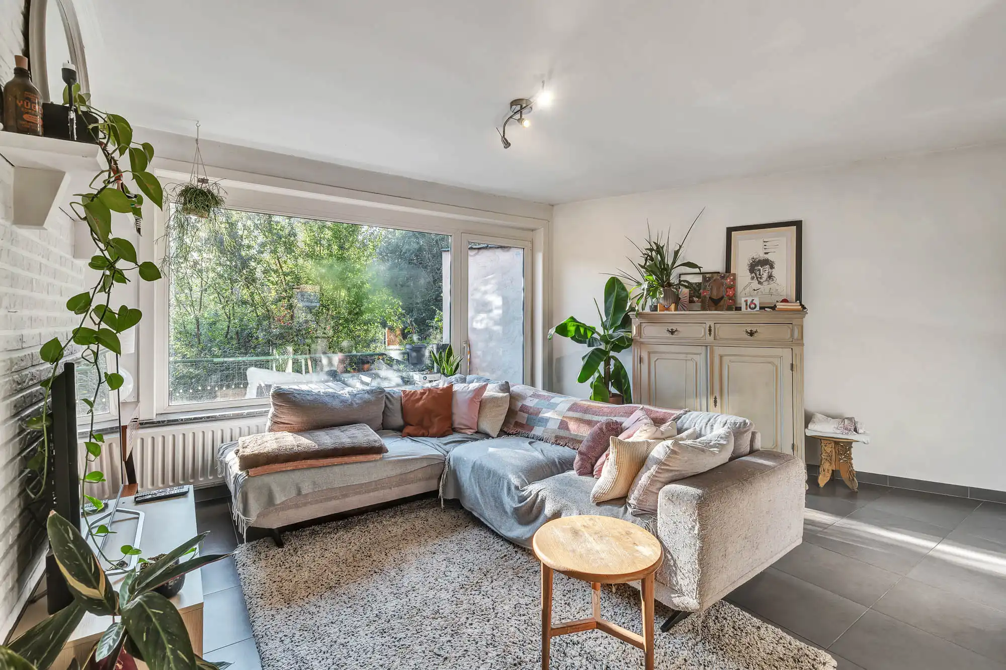 Te renoveren halfopen woning met tuin op toplocatie foto 3