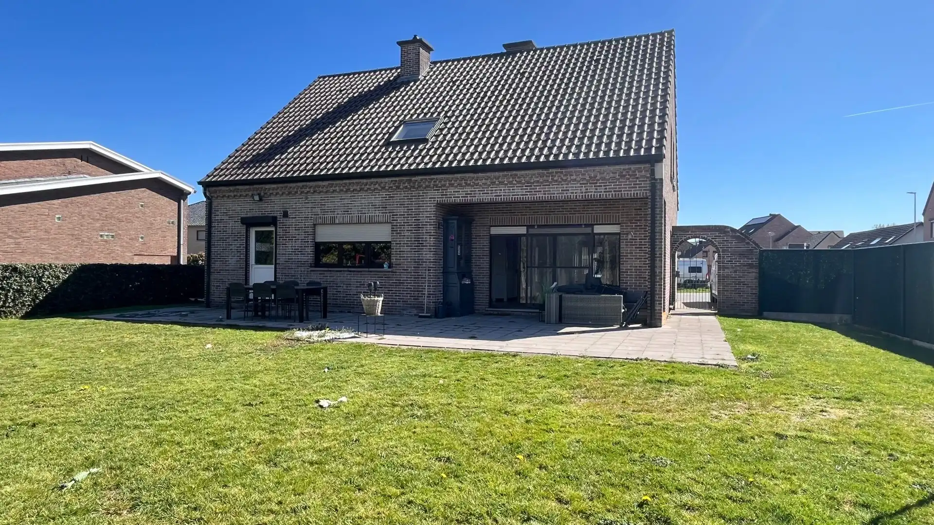 Vrijstaande woning met 4 slaapkamers en inpandige garage. foto 7