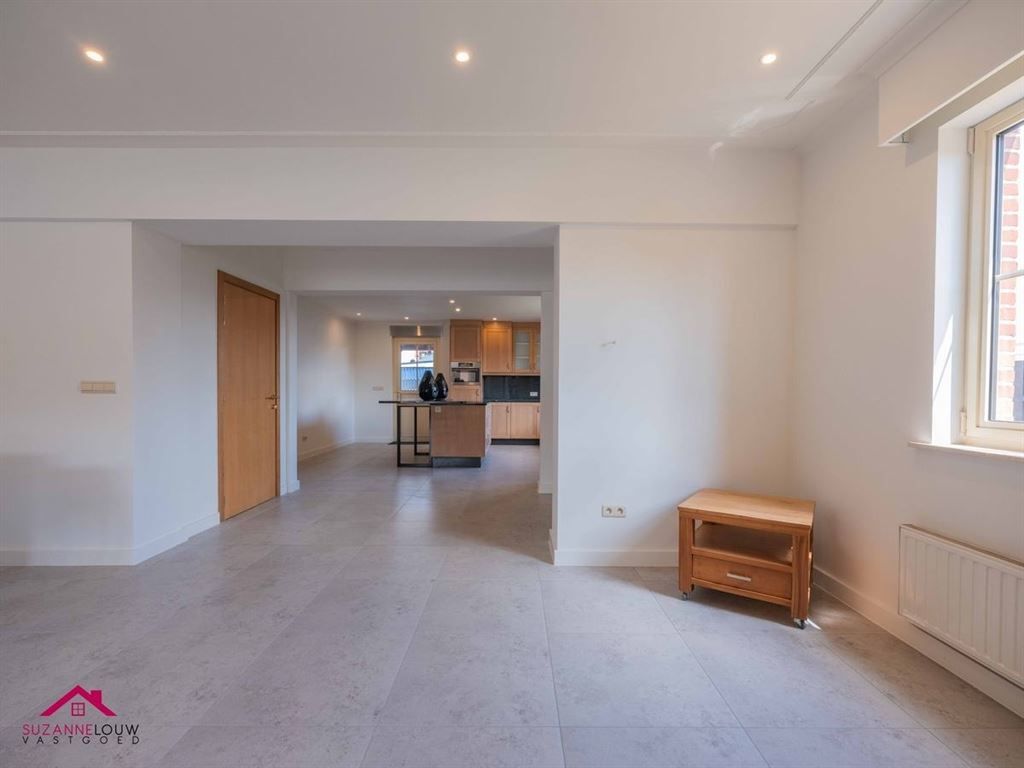 Gerenoveerde verrassend ruime vrijstaande woning foto 10