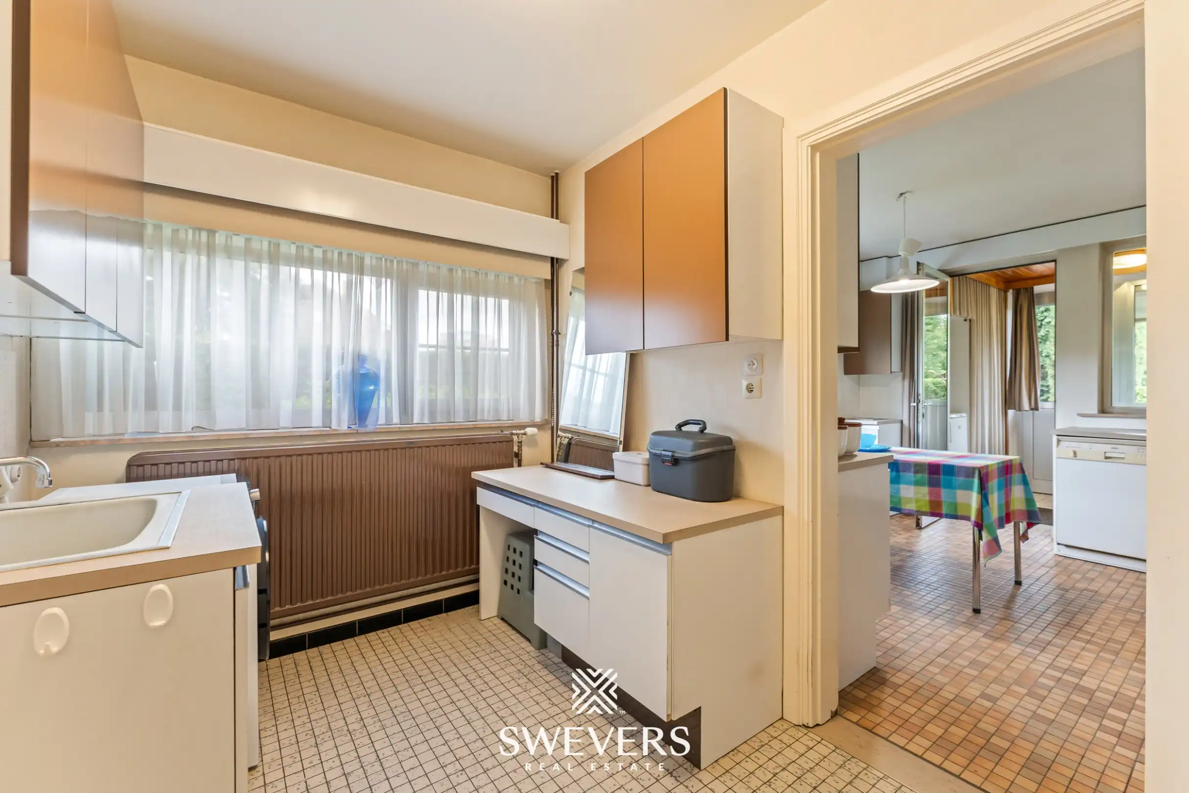 Uitstekend gelegen ruime gezinswoning met 4 slaapkamers te Genk foto 12