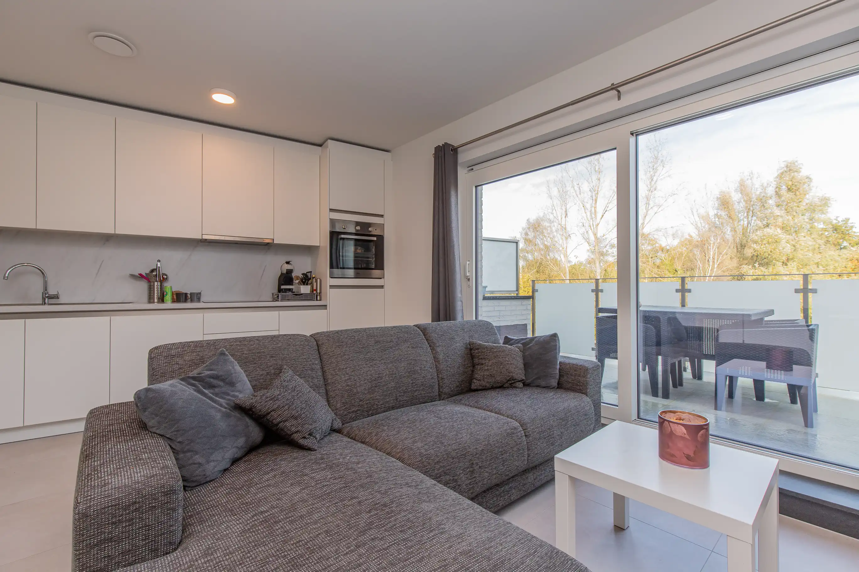 Nieuwbouw appartement met 1 slaapkamer en een garage foto 5