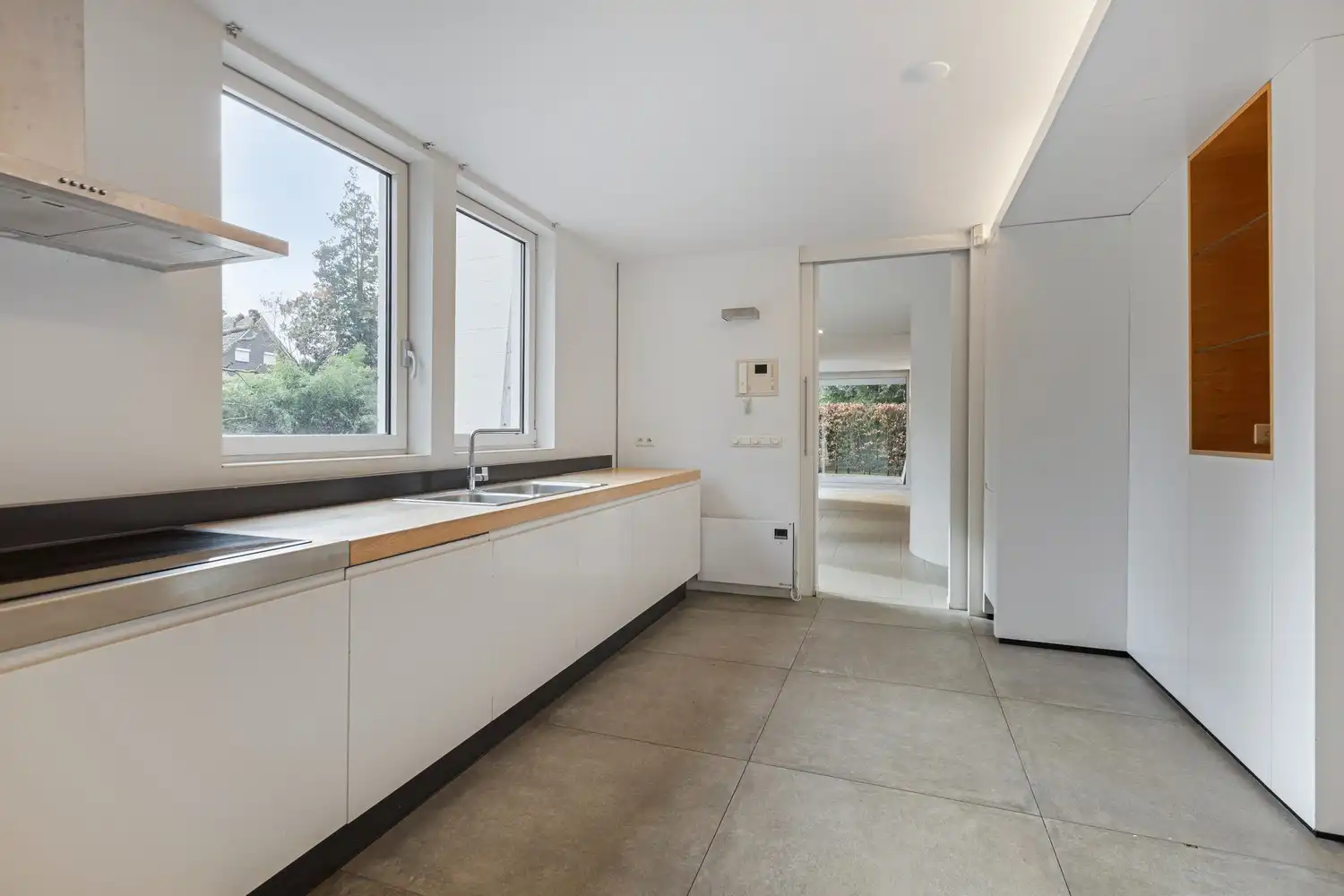 Moderne villa met ruime leefruimte, 4 slaapkamers en 2 badkamers op 13 are in gegeerde buurt Neerharen- Lanaken foto 14