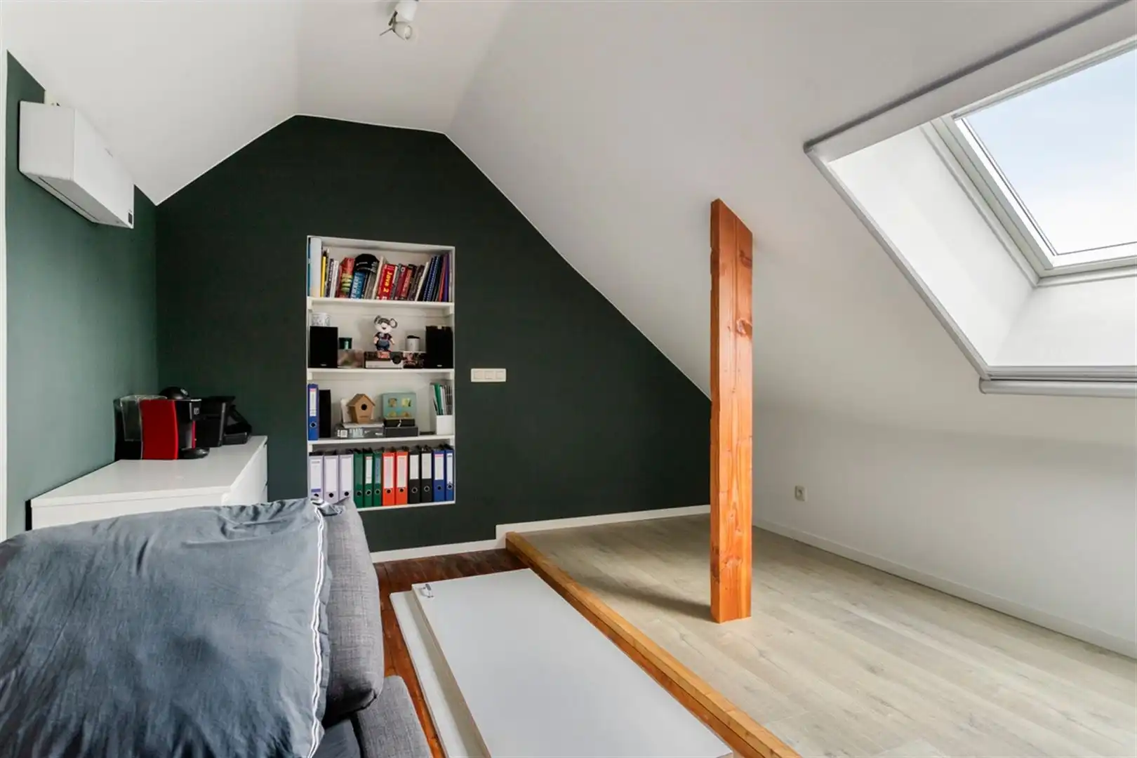 Rustig gelegen, gerenoveerde halfopen bebouwing met 3 slaapkamers. foto 14