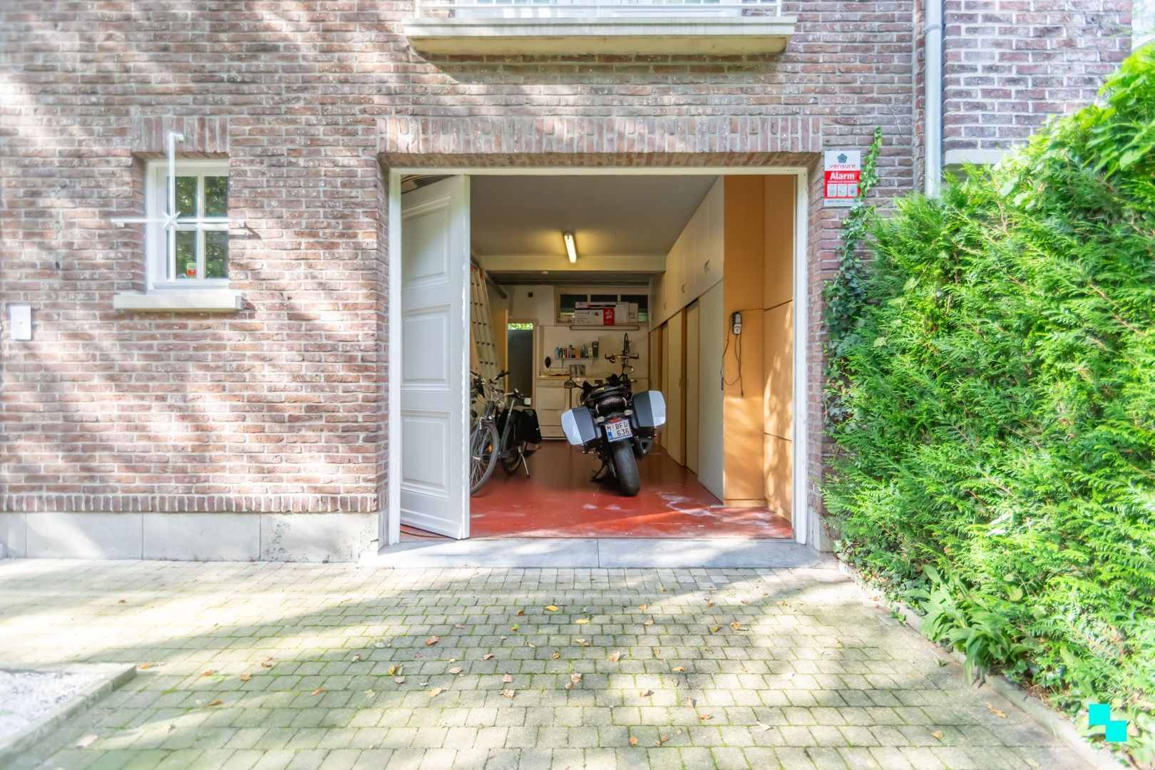 Ruime woning met potentieel voor praktijkruimte foto 28