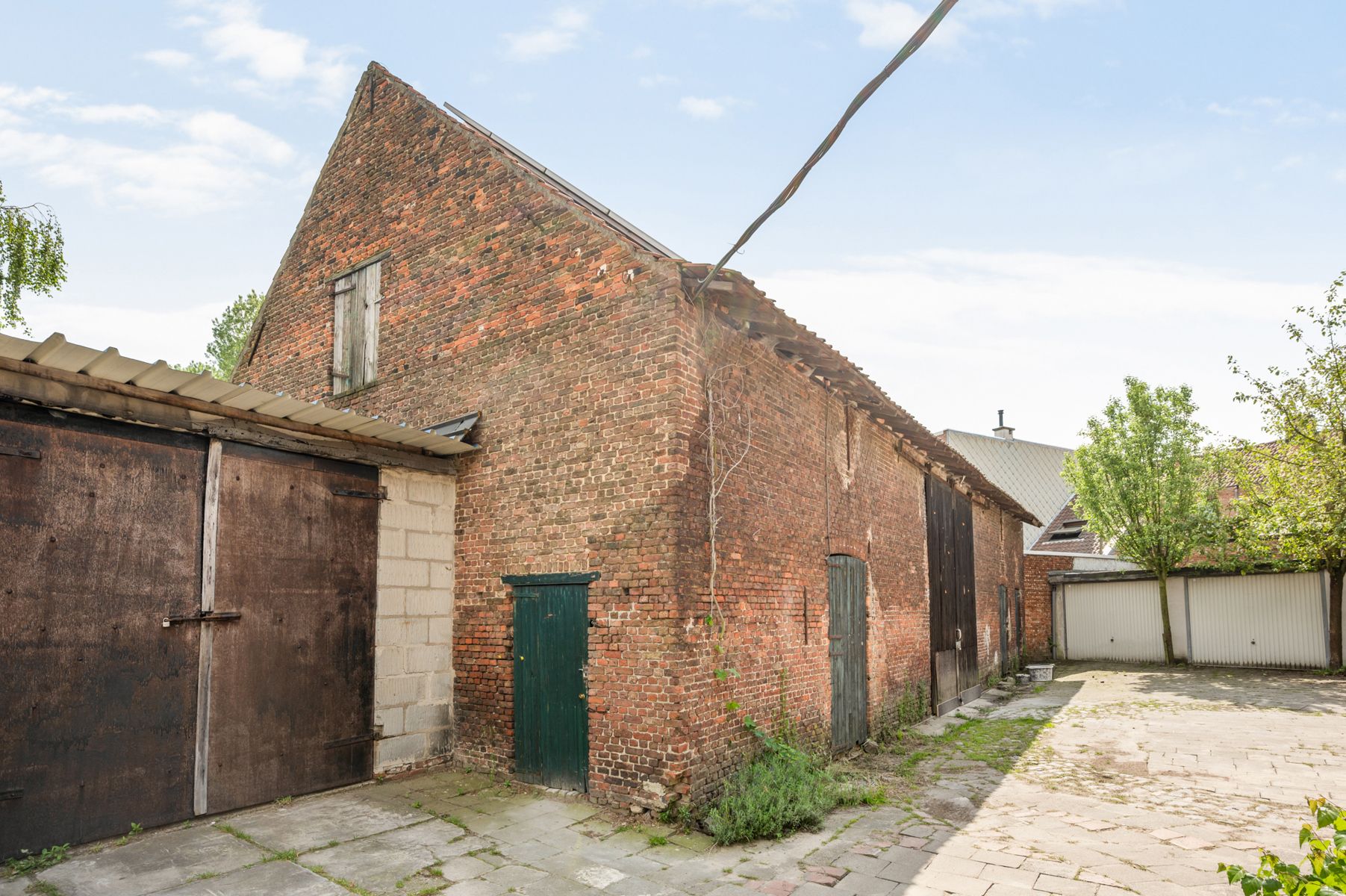 Uniek hoeve omgeven door privacy en rust foto 28