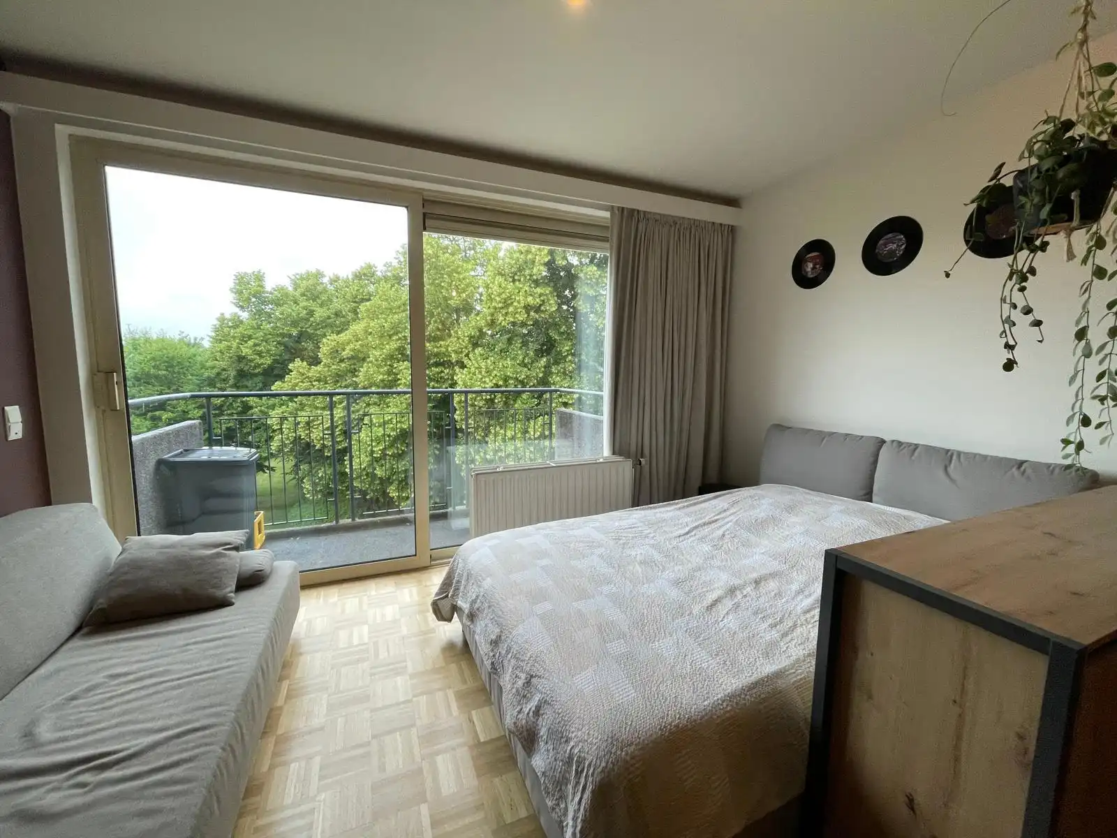 Ruime studio Leuven met groen verzicht foto 2