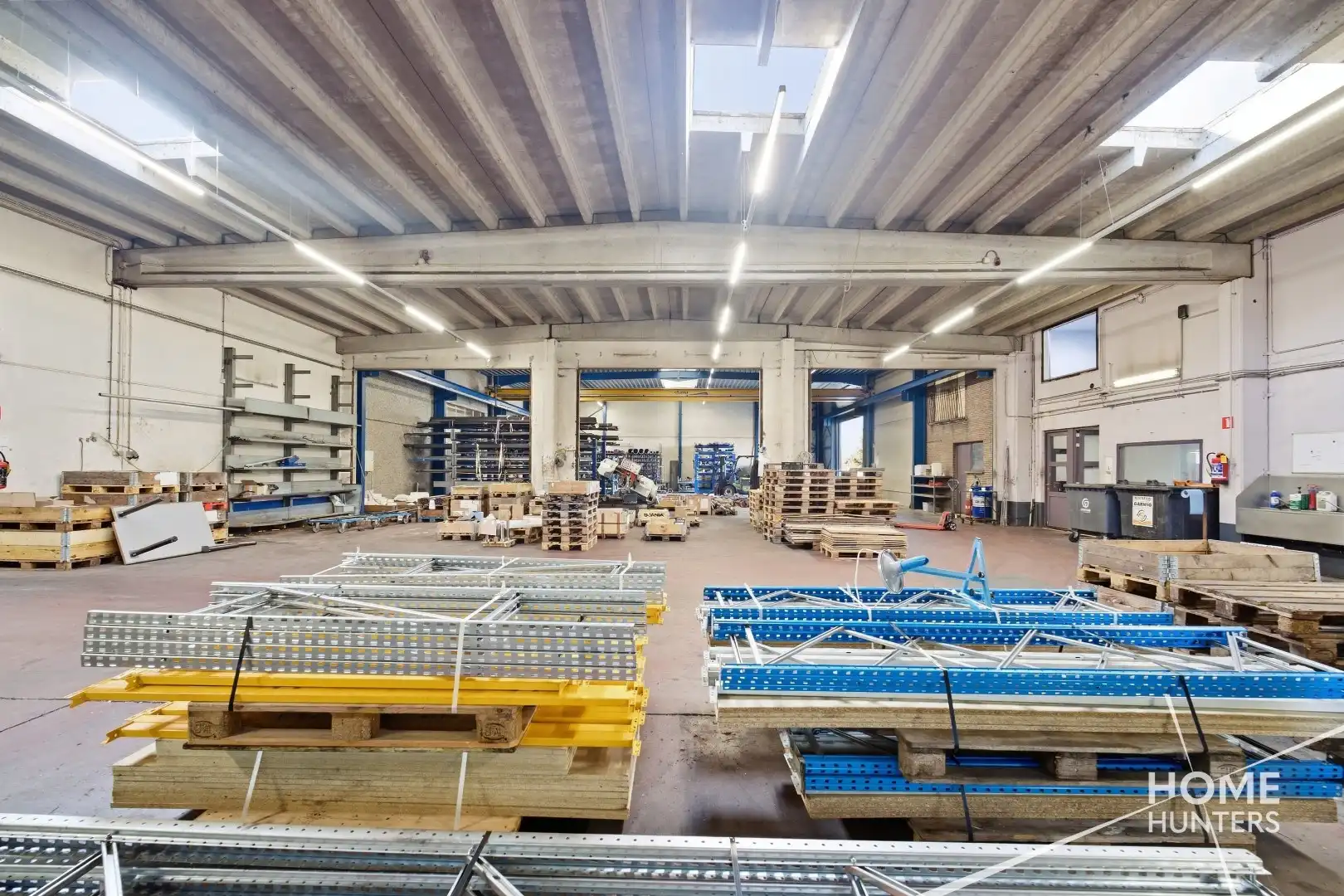 UITZONDERLIJK BEDRIJFSGEBOUW MET 2.268 M² LOODSRUIMTE EN 528 M² KANTOREN IN IEPER foto 16