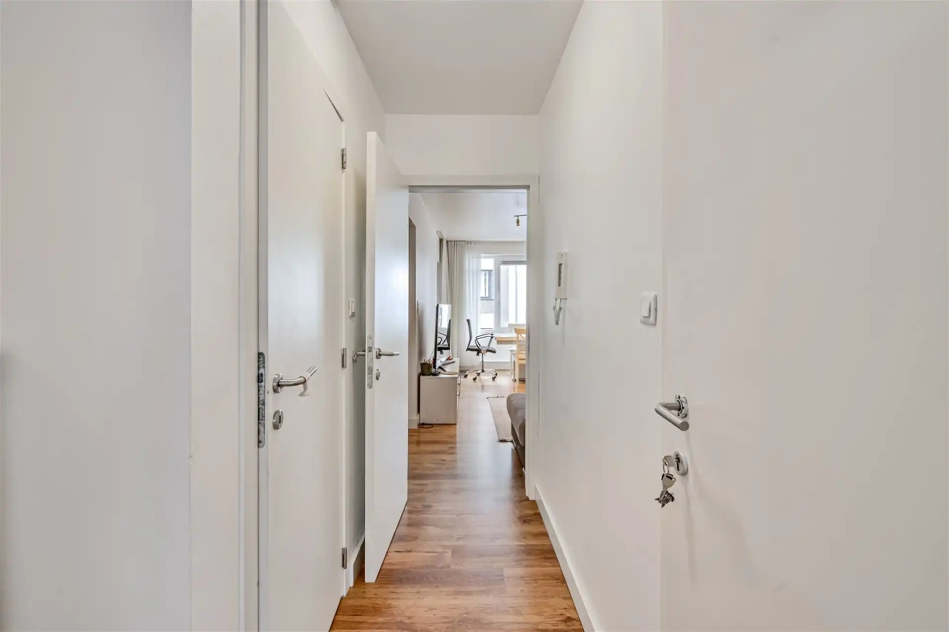 Centraal gelegen appartement met 2 slaapkamers op de tweede verdieping foto 11