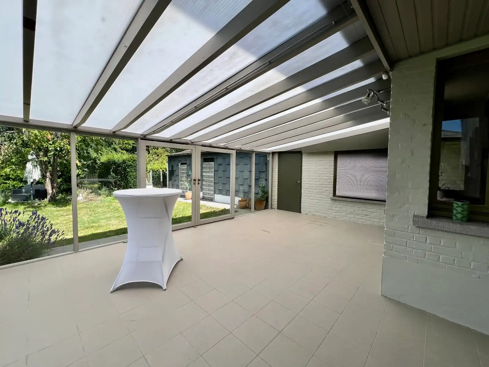 Zeer ruime woning met grote tuin en vrij zicht. foto 15