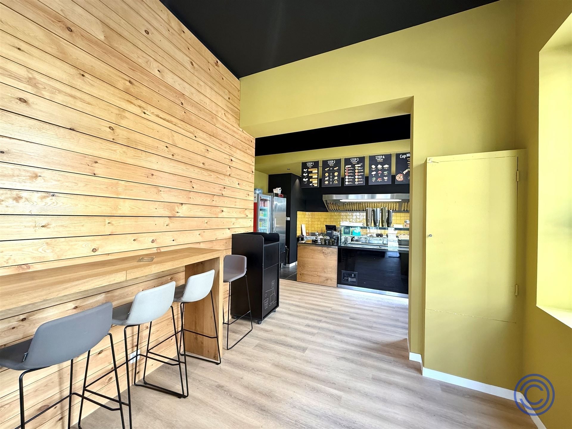 Vergund en instapklaar pand met handelspand en 4 studio's voor Airbnb! foto 14