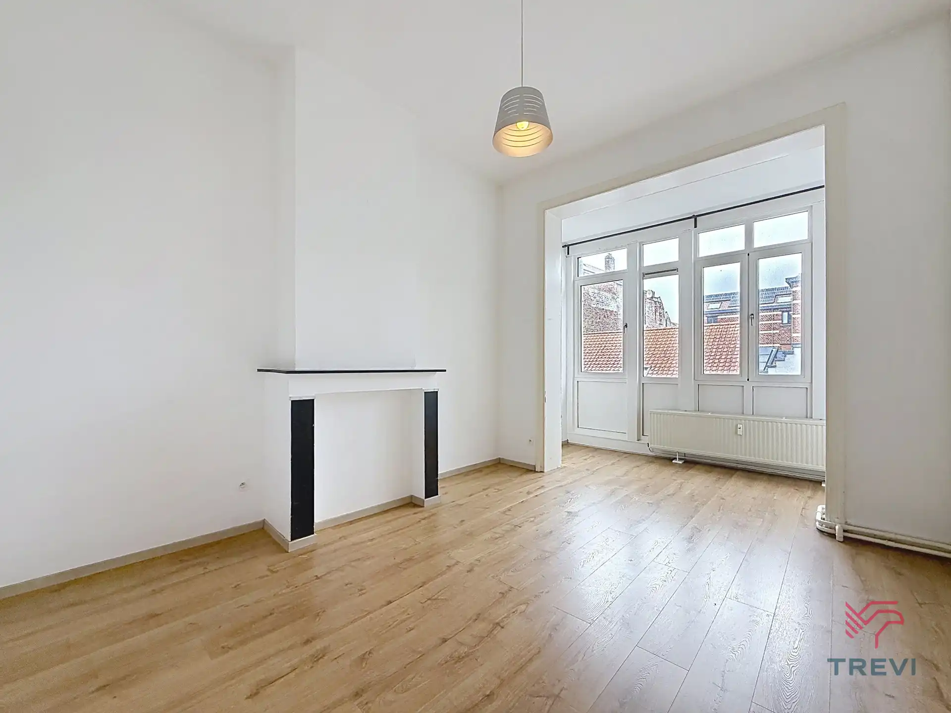 SCHAERBEEK, lichtrijk app. 80 m², 2 slpkmrs, nabij vervoer. foto 5