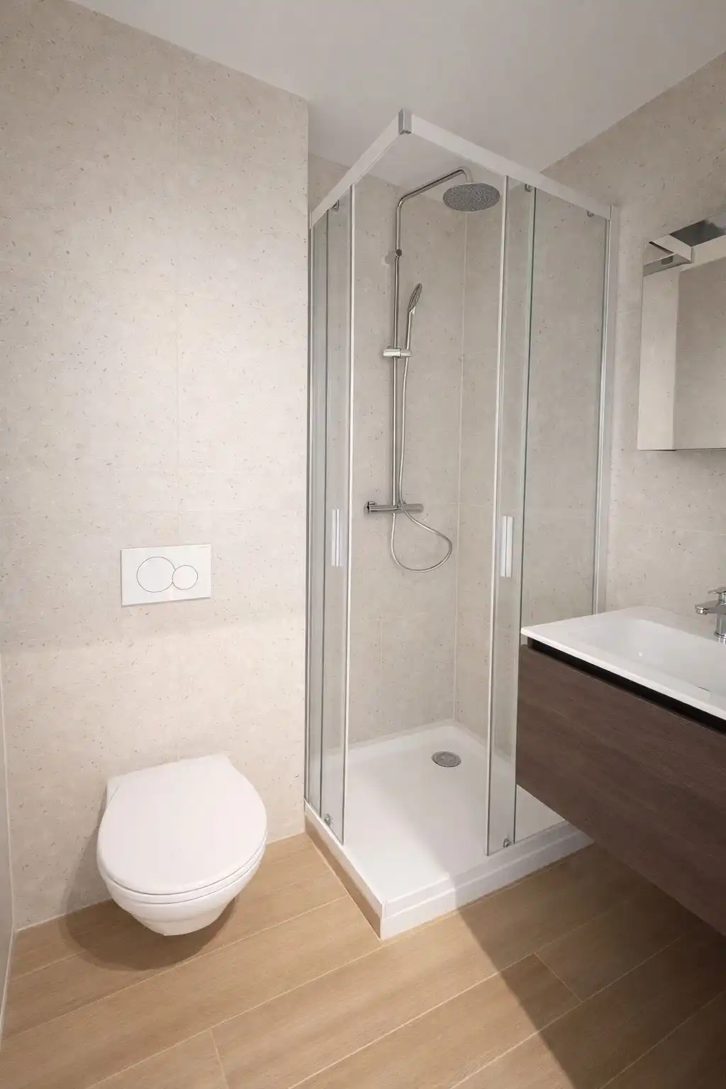 Opbrengsteigendom – volledig vernieuwd – 3 studentenkamers met privébadkamer – Leuven centrum foto 2