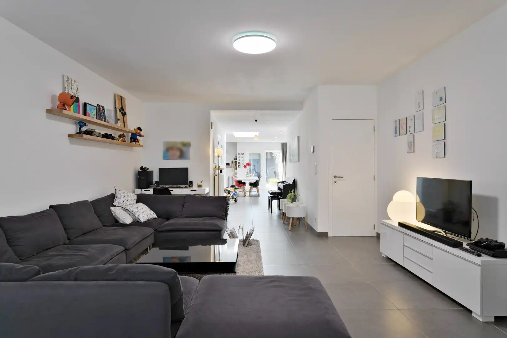 Stijlvolle gezinswoning met 3 slaapkamers en tuin. foto 6