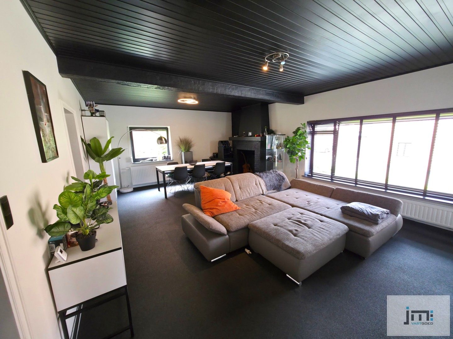 Gelijkvloerse woning met grote hal (200 m2) foto 5