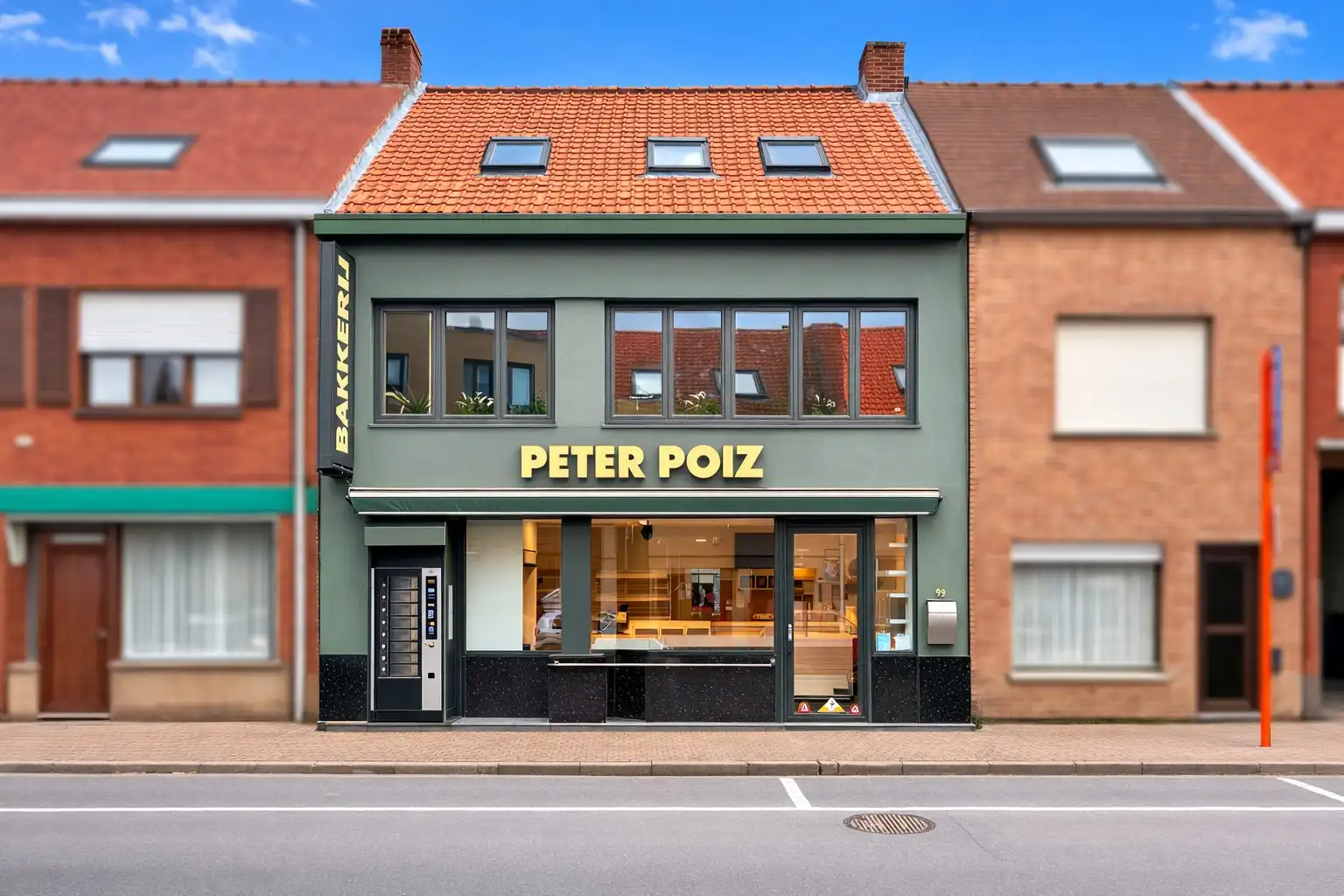Hoofdfoto van de publicatie: Handelspand bestaande uit winkel met woning, productieatelier en groot magazijn, Torhout