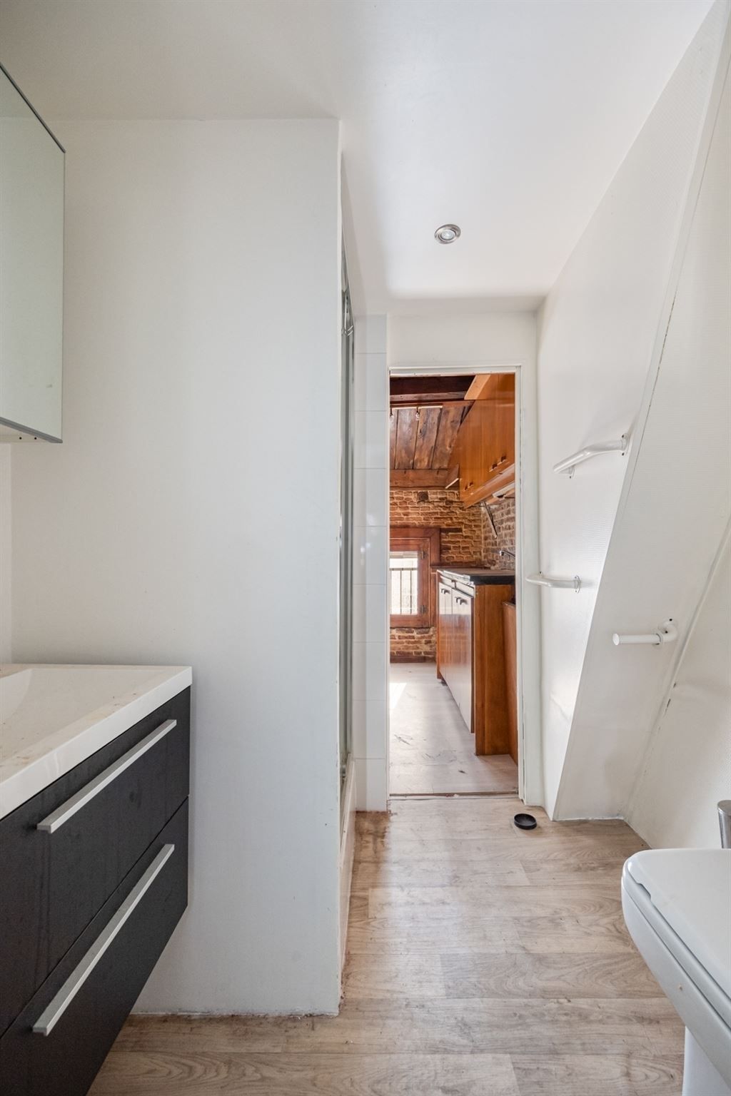 Woning met gigantisch magazijn te renoveren foto 19