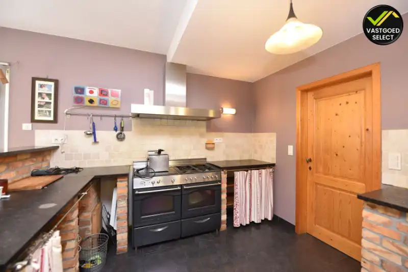 Vastgoed Select: Ruime woning met loods en weide totaal 2624 m² in Sint-Laureins foto 6