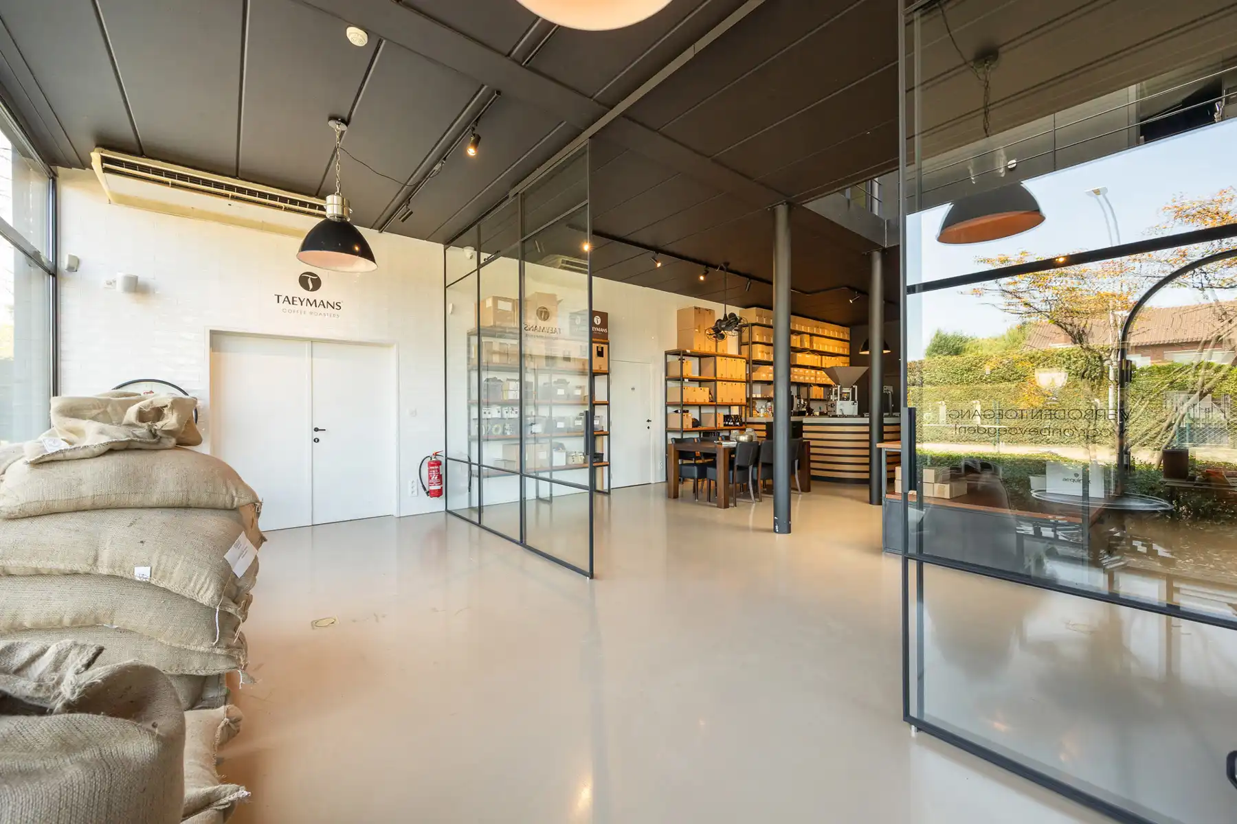Woning met handelspand op een perceel van 1.497m². foto 11