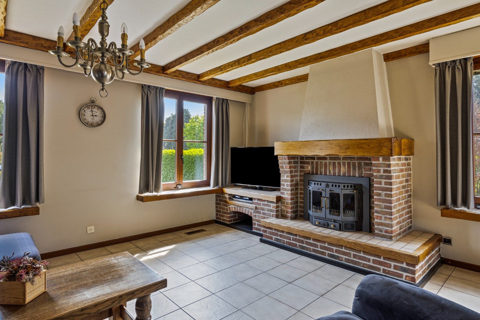 Onderkelderde woning met 4 slpks op 862 m² in een doodlopende straat te OLV Olen ! foto 8
