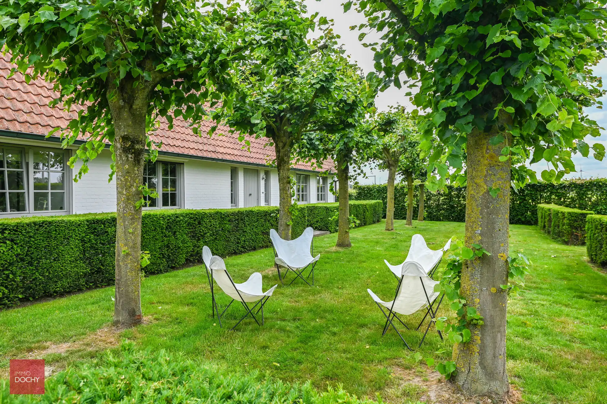 Instapklaar landhuis met bijgebouw foto 4