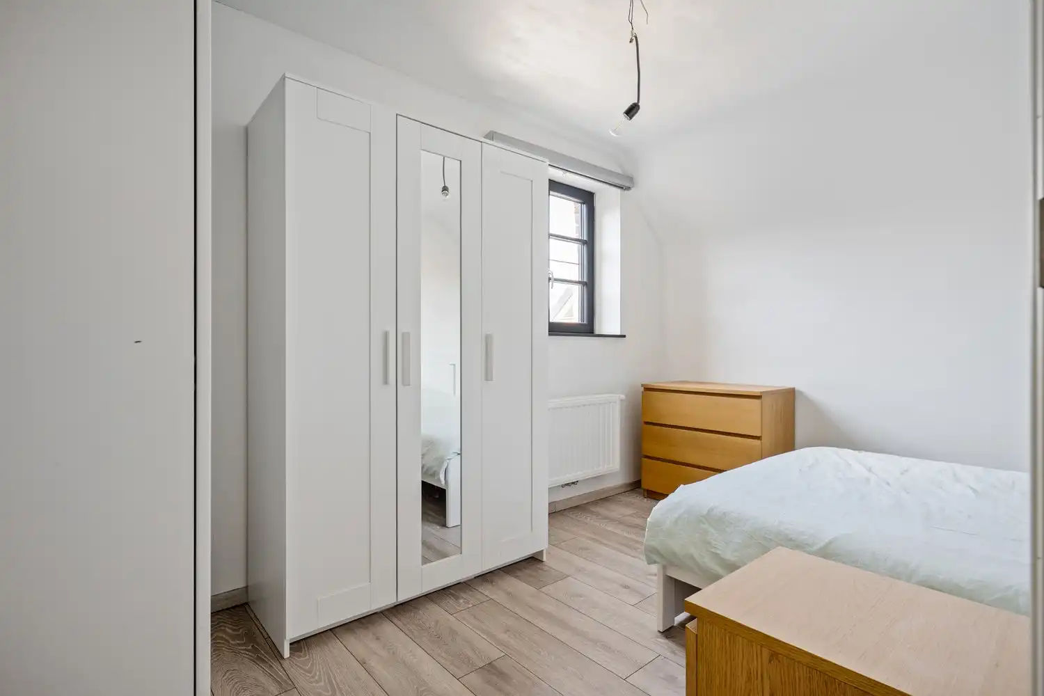 Energiezuinige villa met praktijkruimte en 4 slpkrs foto 17