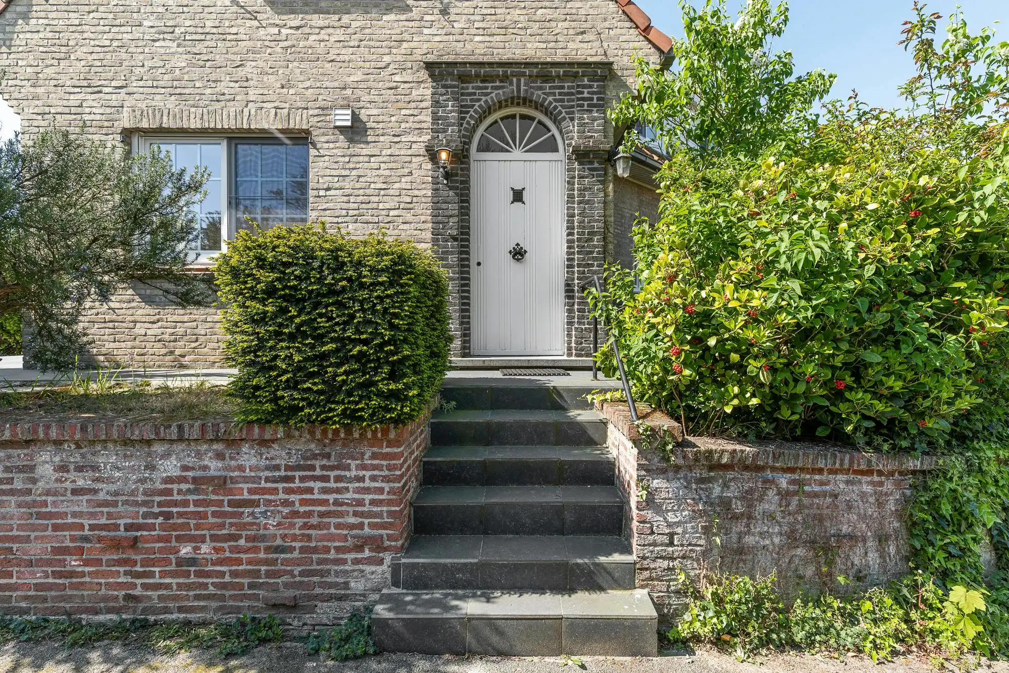 Prachtige villa met 4 slaapkamers in de Simli wijk. foto 18