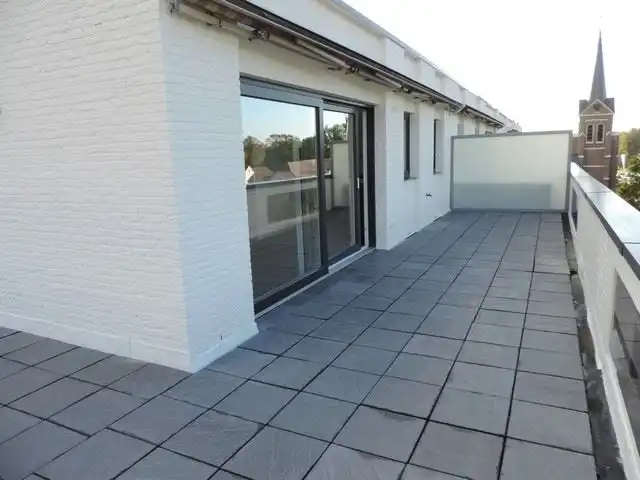 Volledig gerenoveerd appartement met groot terras foto 16