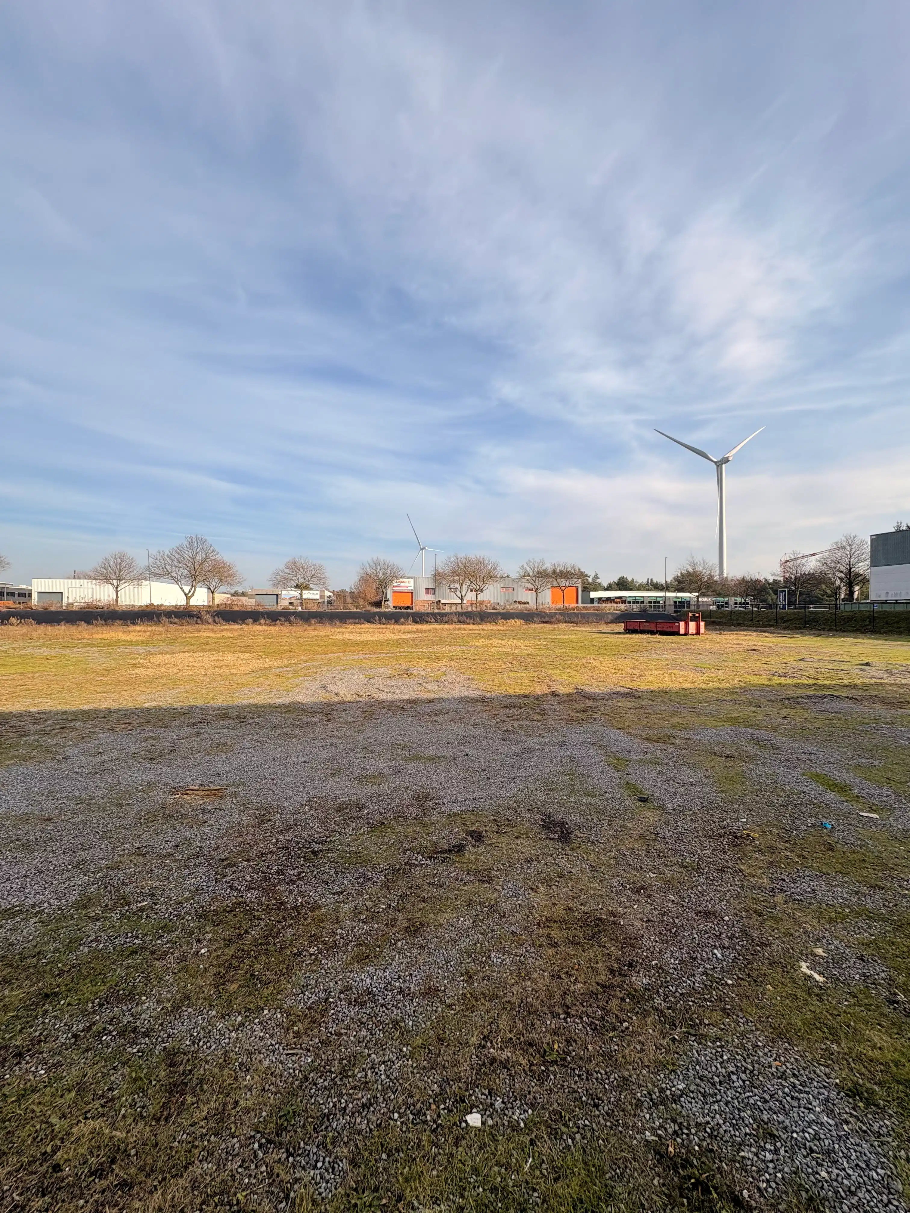 Functionele bedrijfs-/ opslaghal met aparte toegang en beveiliging foto 9