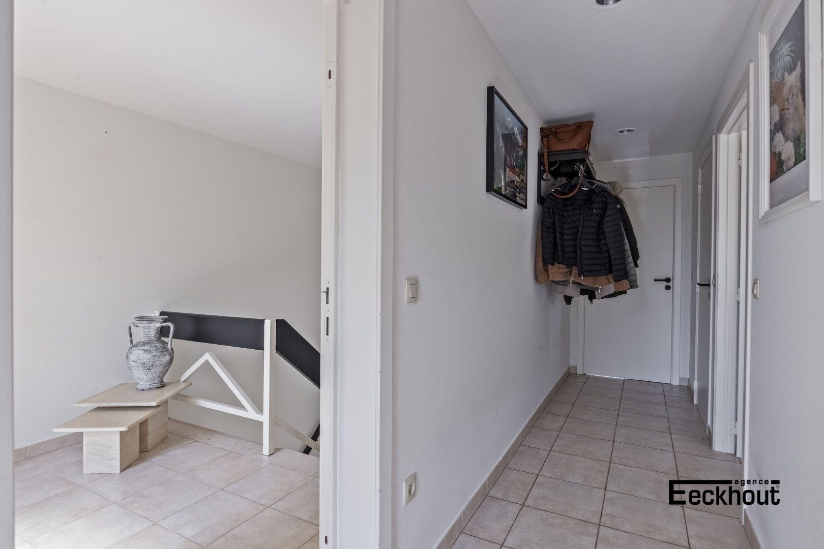 Ruim instapklaar appartement (143m²) met terras(9m²) en 3 slaapkamers in Bredene Dorp! foto 10