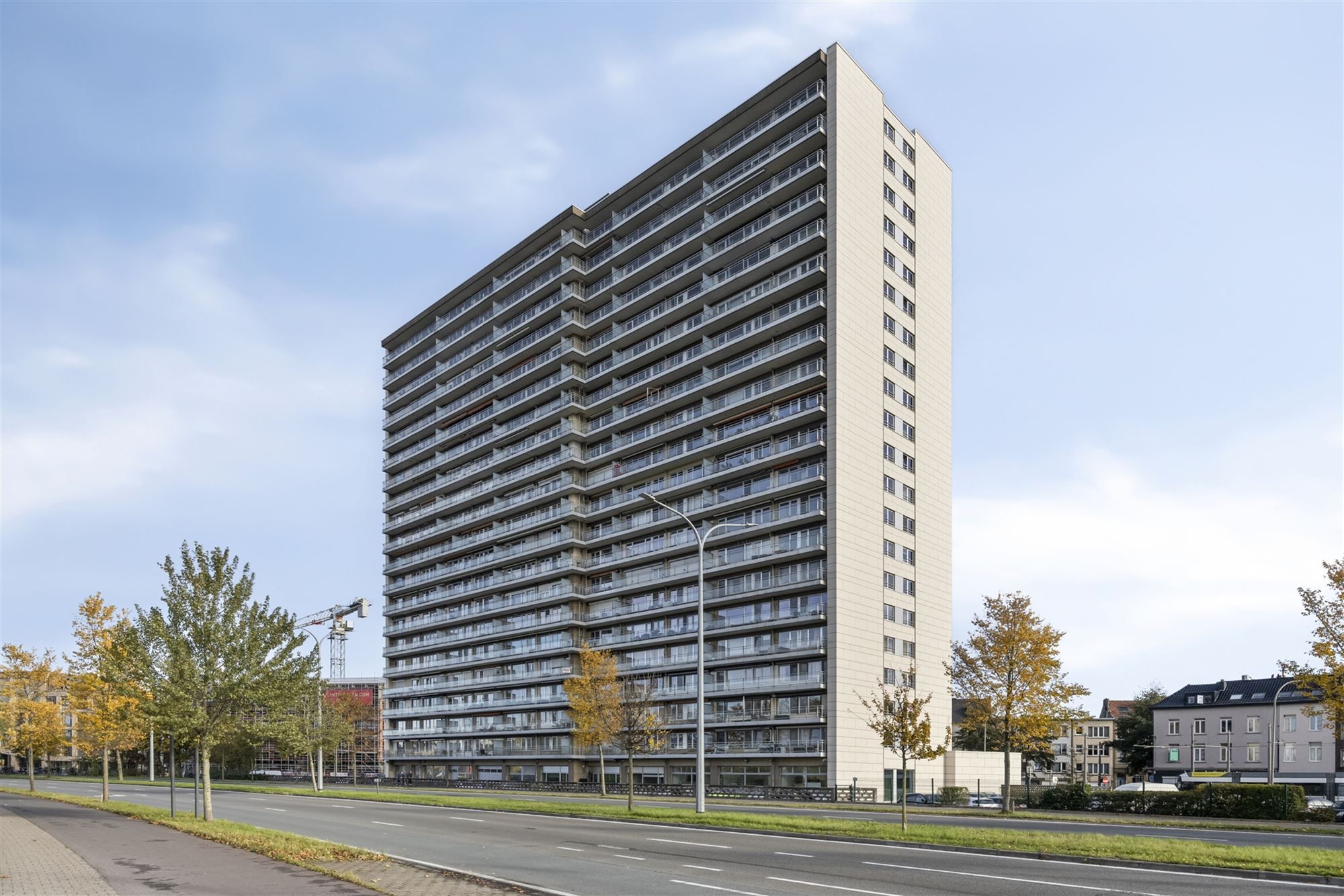 Appartement met 3 slpks en terras vlakbij 't Zuid in Antwerpen foto {{pictureIndex}}