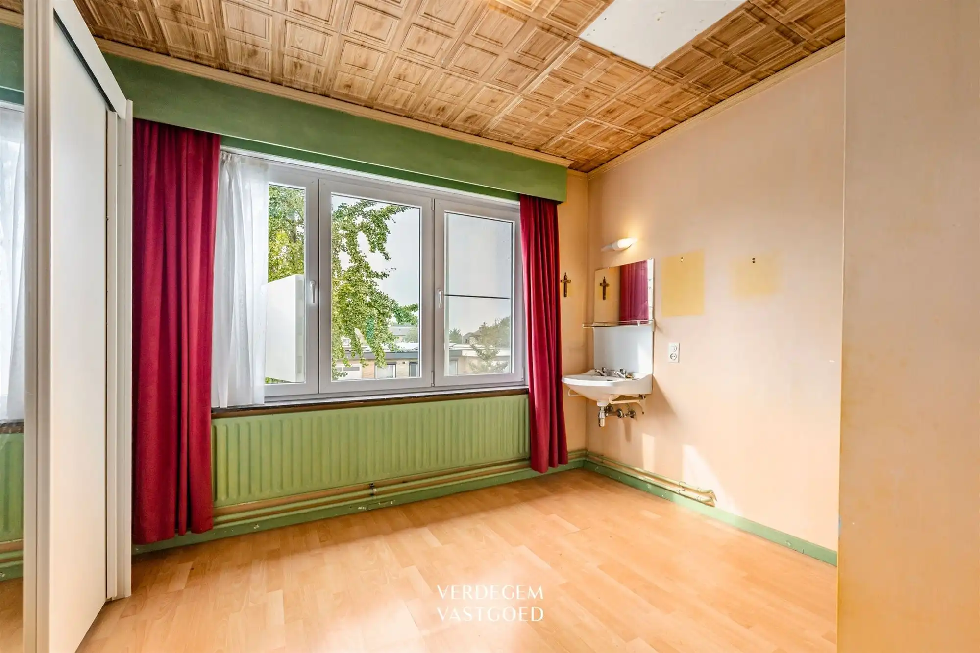 Gezinswoning met 3 slaapkamers, garage en tuin van 299m² foto 11