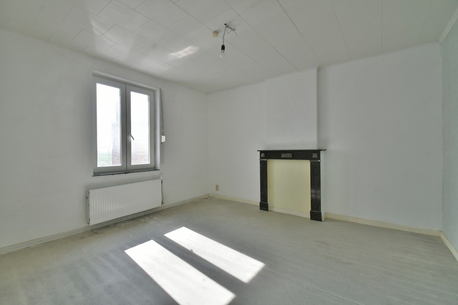 Ruime gerenoveerde woning met maar liefst 7 slaapkamers en handelsmogelijkheden op een gunstige locatie nabij Maastricht foto 18