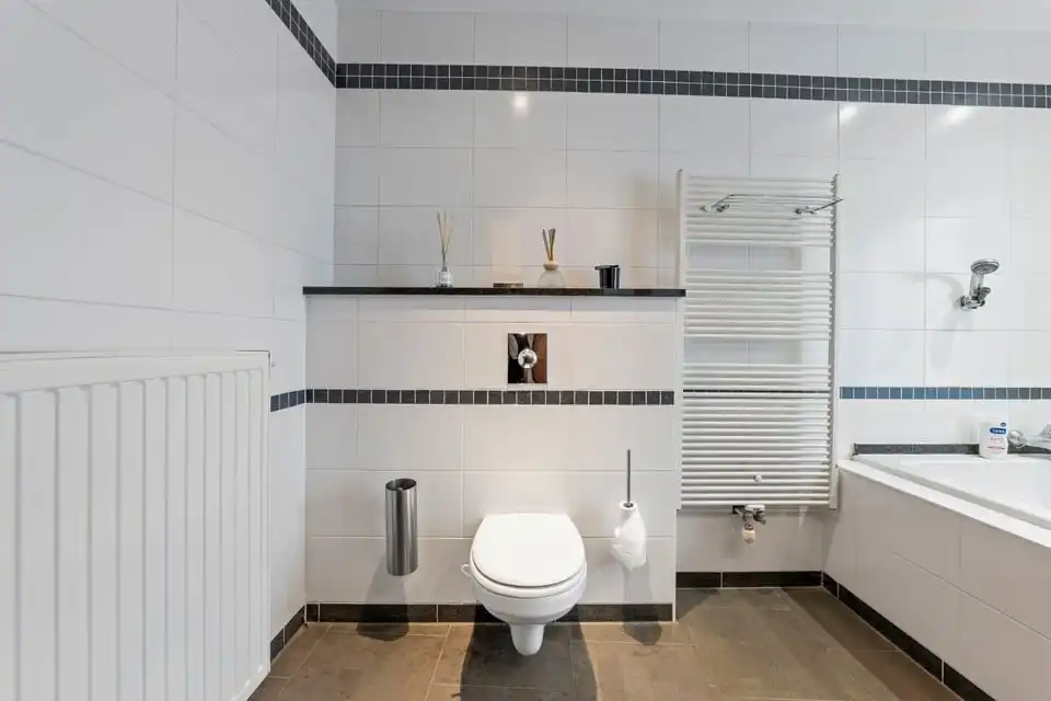 Charmant handelshuis op toplocatie in het hart van de Tongerse winkelstraat foto 12