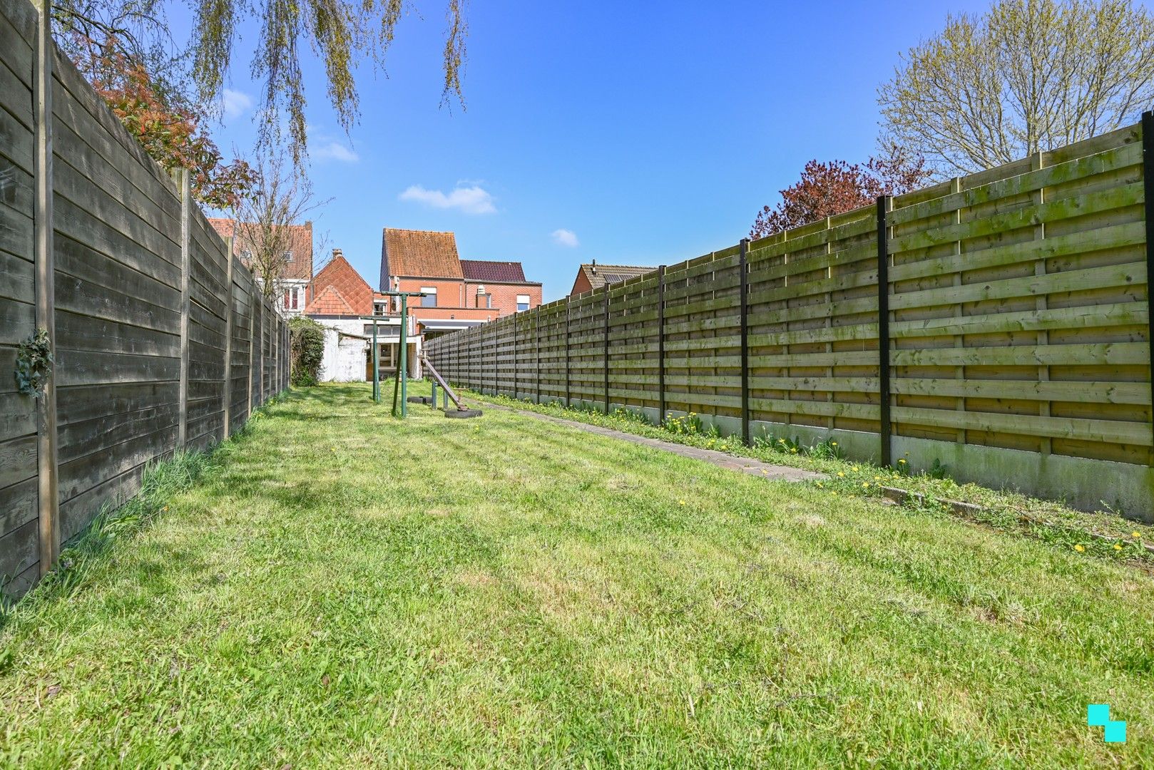 Te renoveren woning te Emelgem foto 2