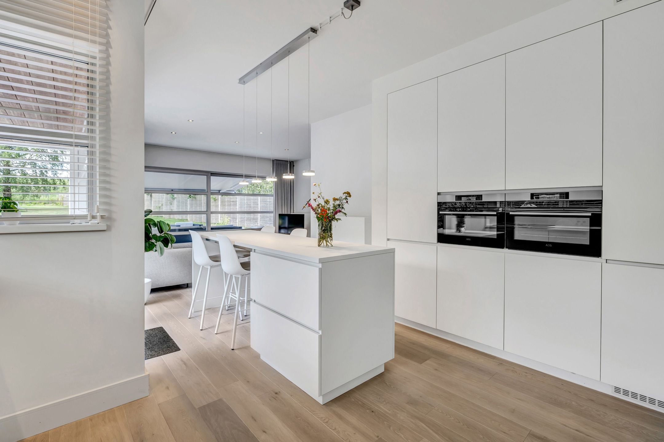 Exclusief gerenoveerde villa te koop in Idegem  foto 9